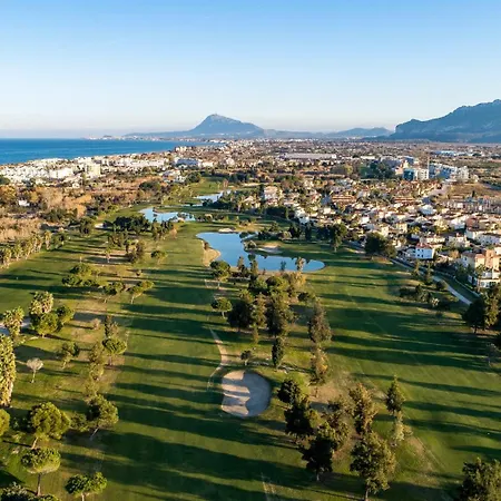 Lägenhet Fairway By On Travel